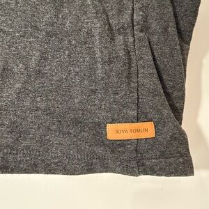 Kiya Tomlin Women’s Gray infinity scarf